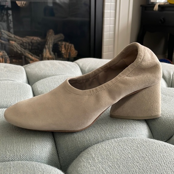 Mercedes Castillo Suede Emilia Mid Heels - Picture 9 of 16